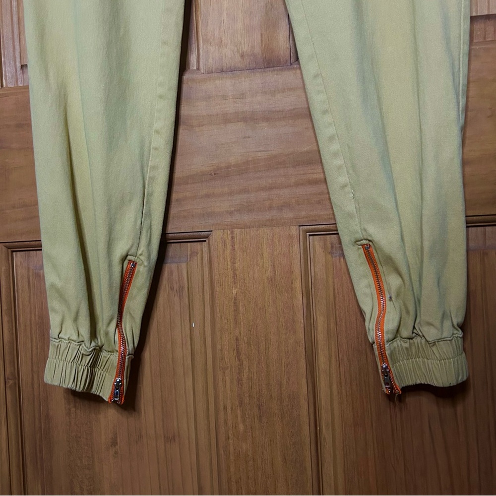 Women’s Tan Cargo Pants - Picture 2 of 8